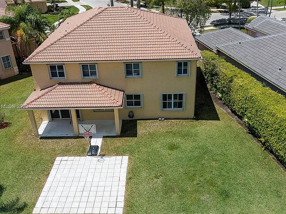 4th image of 1684 Sparrow Ln