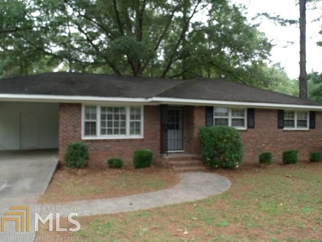 1st image of 684 Hillcrest Dr