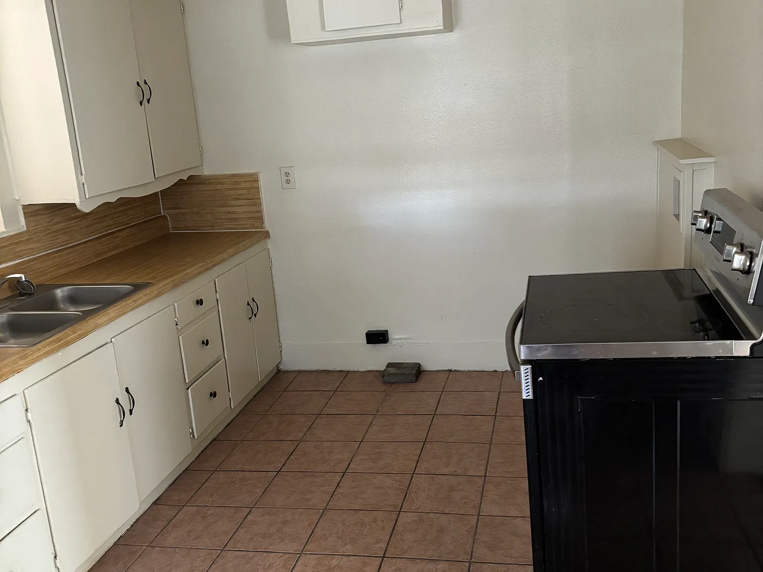 2 bed, 1980 sqft, $1,000 — Photo 3