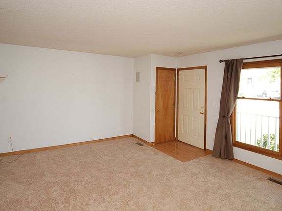5th image of 6132 N Coventry Ave