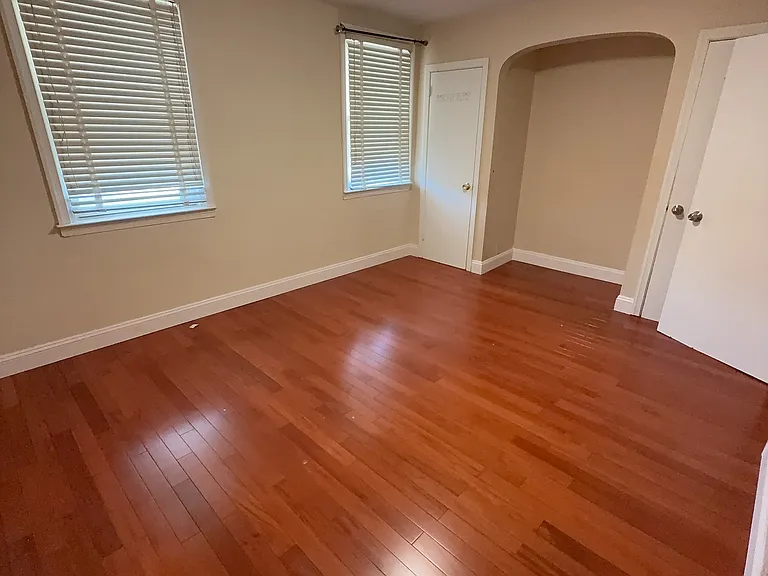 1203 Disston St — Photo 14