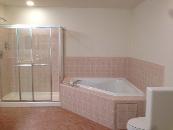 3rd image of 8217 Lincoln Ave