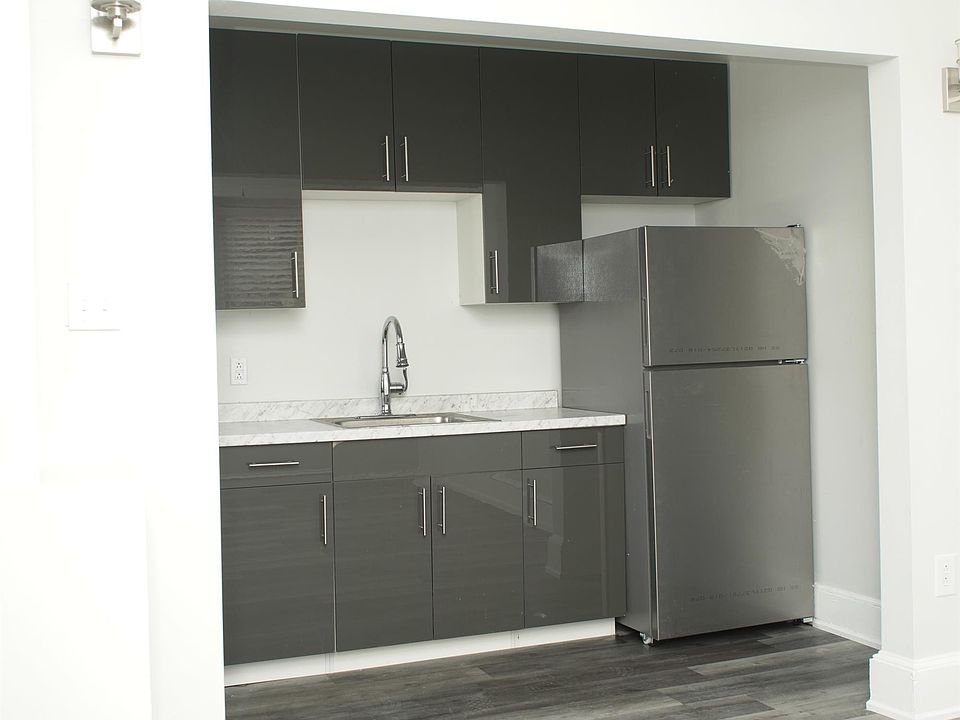 1st image of 4613 Wayne Ave #1