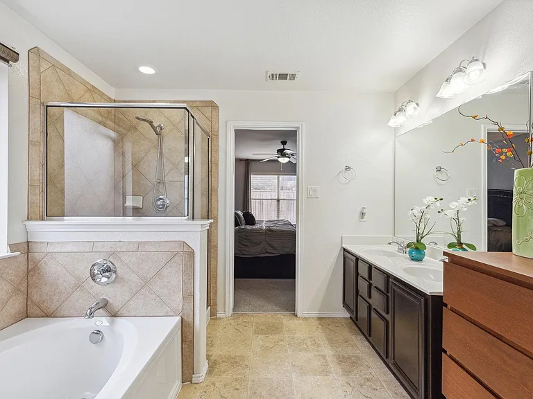 5944 Snow Creek Dr — Photo 11