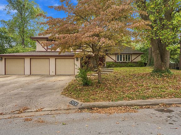 3rd image of 2924 S Chambery Avenue