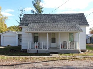 213 N 6th St, Farmersburg, IN 47850