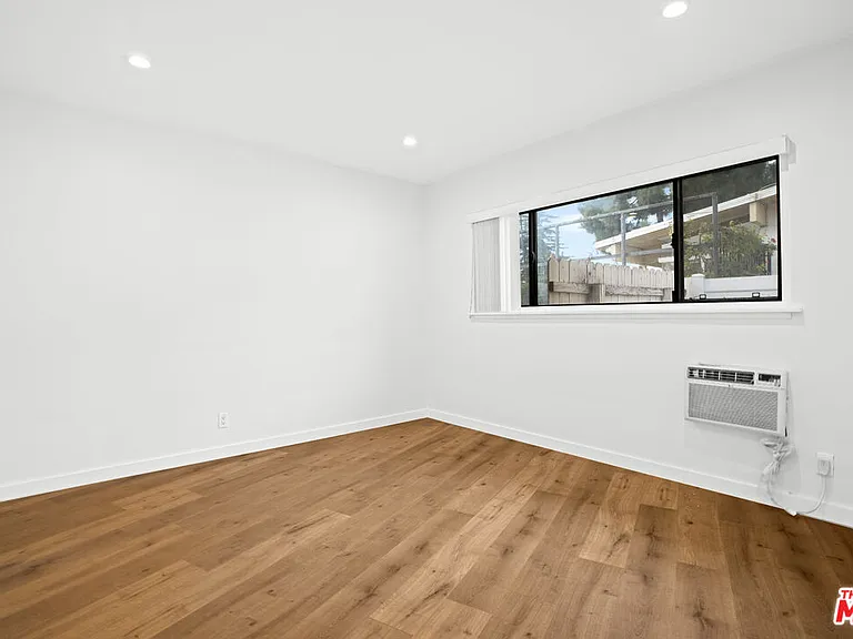 2254 Stradella Rd — Photo 22