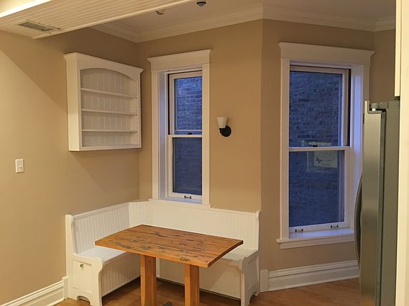 3rd image of 3257 N Hoyne Ave #2