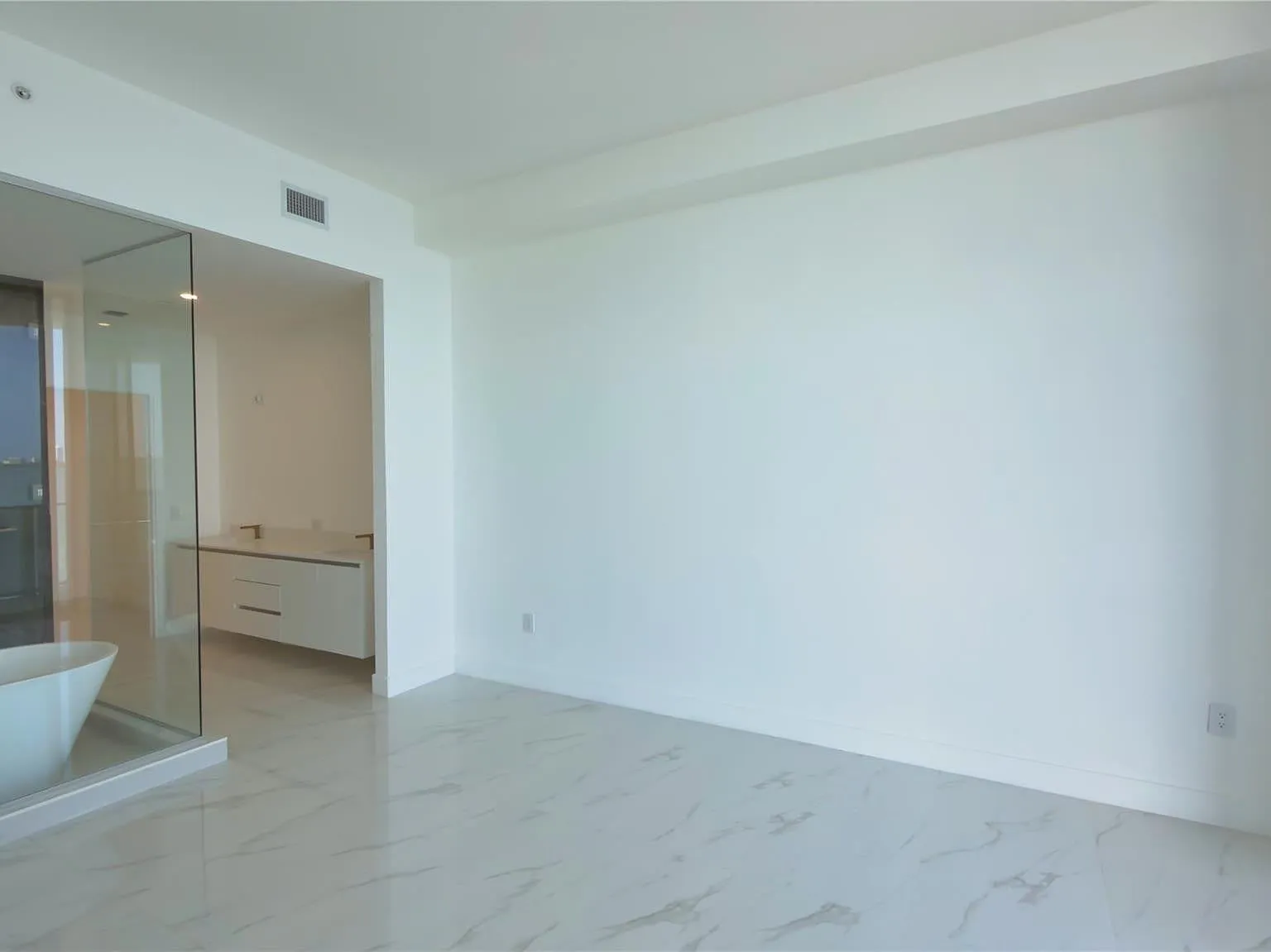 3 bed, 3.5 bath, 1545 sqft, $10,500 — Photo 4
