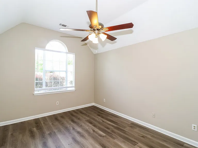 80 Village Dr — Photo 9