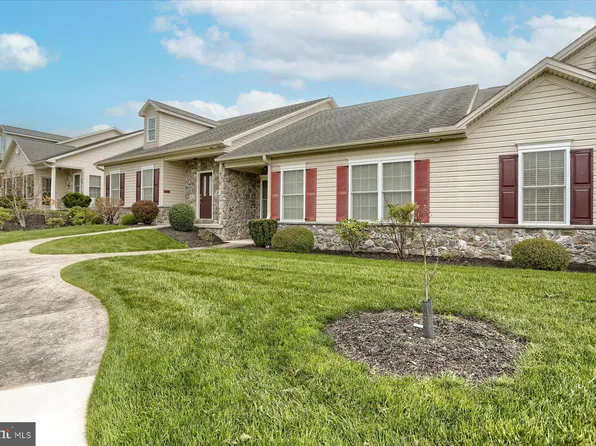 6936 Derrick Dr, Harrisburg, PA 17112