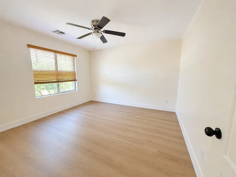 9541 W Frank Ave — Photo 27