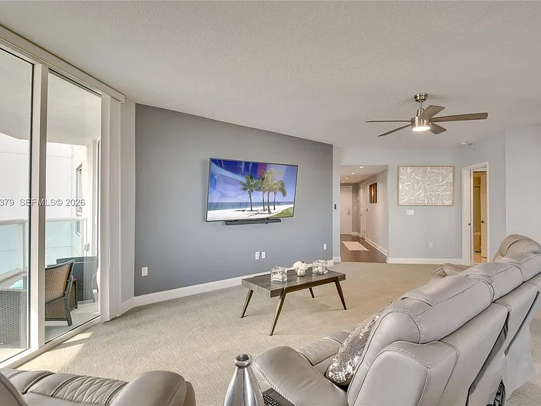 231 Riverside Dr #510 — Photo 6