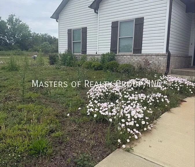 15 Sterling Rd — Photo 1