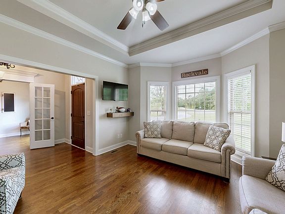 5th image of 15505 Versailles Rd