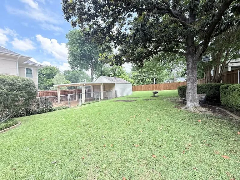 3505 Hilltop Rd — Photo 2