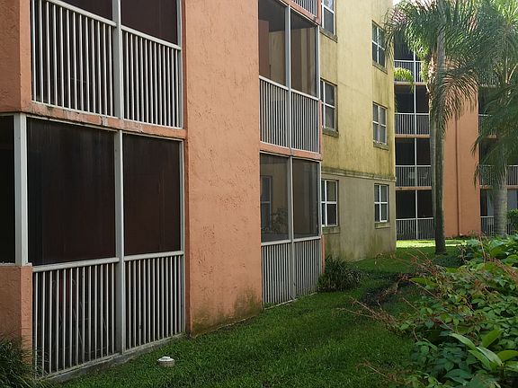 3rd image of 8323 Lake Dr APT 104