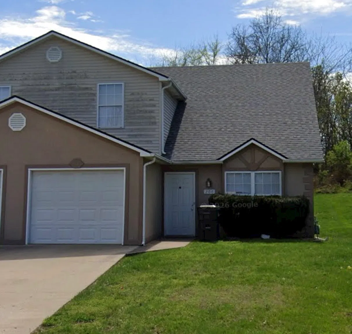 3 bed, 1350 sqft, $1,400 — Photo 1
