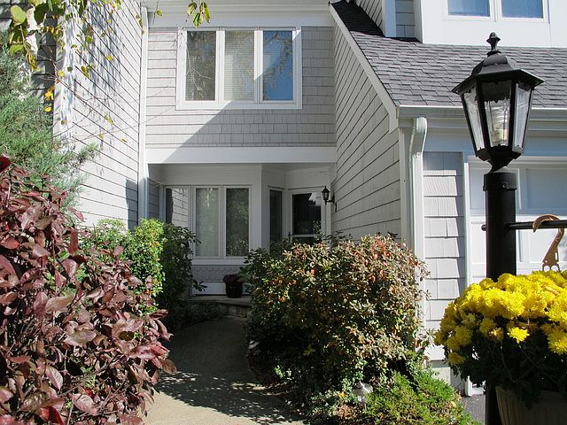 1st image of 6 Oakcrest Ln #6