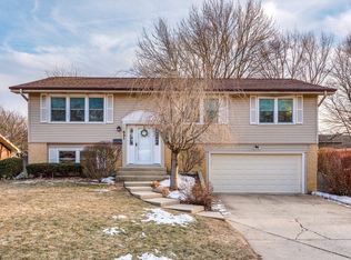 21W531 Buckingham Rd, Glen Ellyn, IL 60137