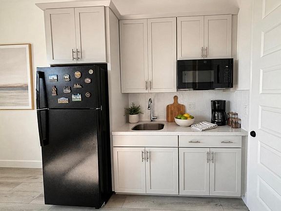 3rd image of 5061 Brooks Cir #B