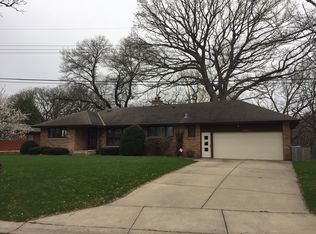 2505 Vale Crest Rd, Golden Valley, MN 55422