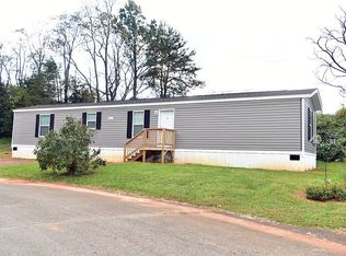 1048 Skippy Dr, Moneta, VA 24121