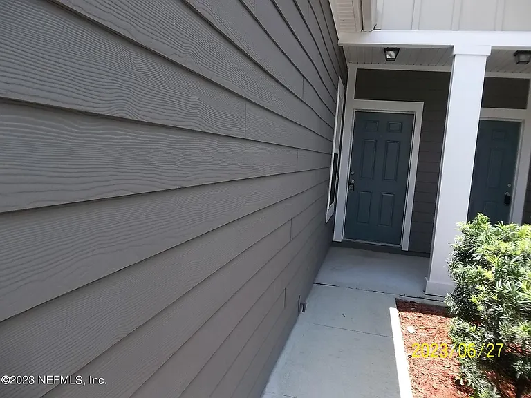 618 Servia Dr — Photo 2