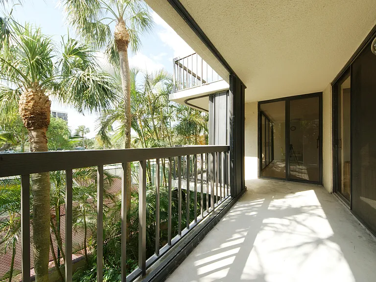 2450 Presidential Way #208 — Photo 40