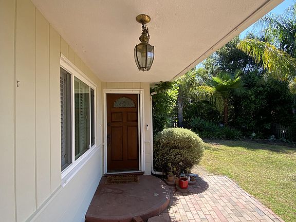 2nd image of 102 Toyon Dr