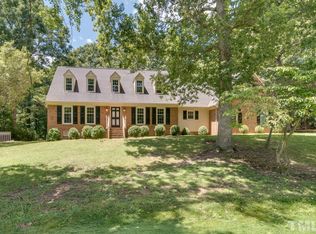 8 Trappers Ct, Durham, NC 27712
