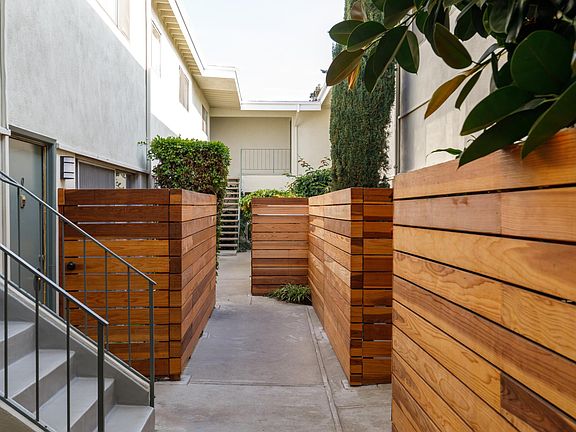 2nd image of 3655 Westwood Blvd APT 4