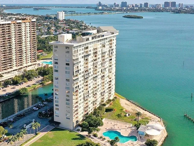 11111 Biscayne Blvd #2H — Photo 3