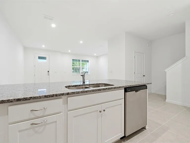 132 Royal Ranch Rd — Photo 4
