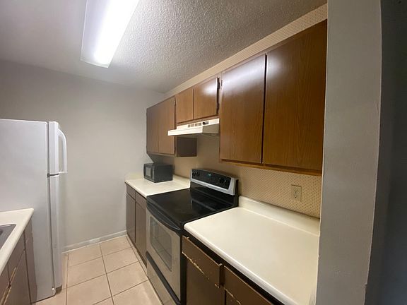 5th image of 3535 Sable Palm Ln #6F