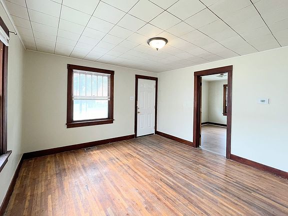 3rd image of 508 W 10th Ave