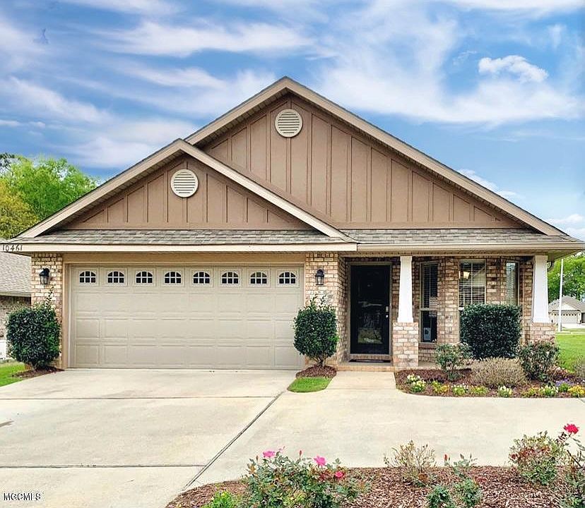 1st image of 10461 Roundhill Dr