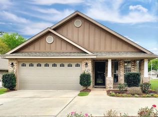 10461 Roundhill Dr, Gulfport, MS 39503