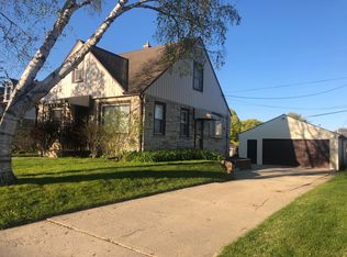 1300 S 93rd St, West Allis, WI 53214