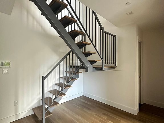 3rd image of 1052 Dean St #4N