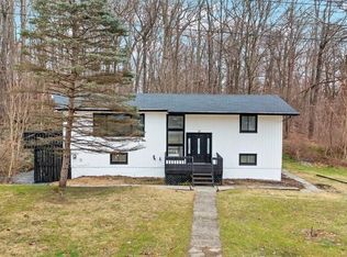 22 Susan Ln, Poughkeepsie, NY 12603