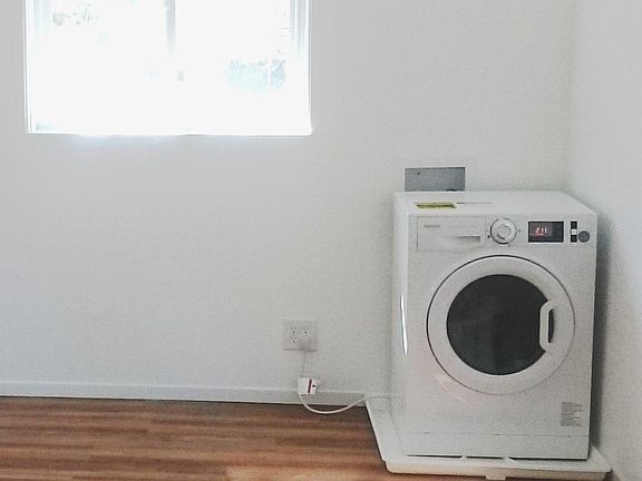 4th image of 284 Santa Clara St