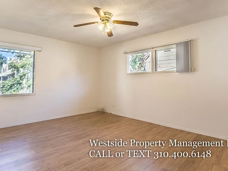 1555 S Hayworth Ave #11 — Photo 11