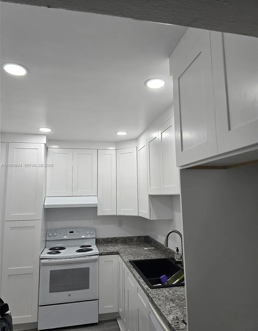Ken-Dade No 2 Condominium — Photo 3