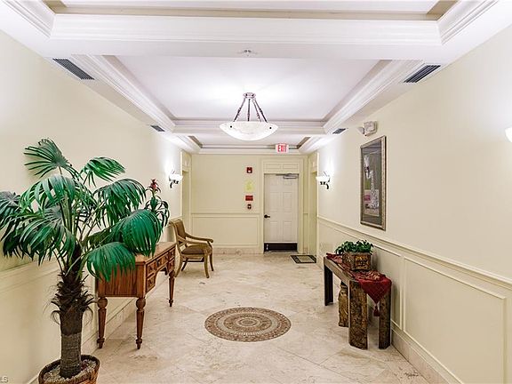 2nd image of 1508 SW 50th St APT 101