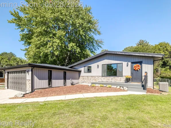 4404 N North River Rd, Fort Gratiot, MI 48059