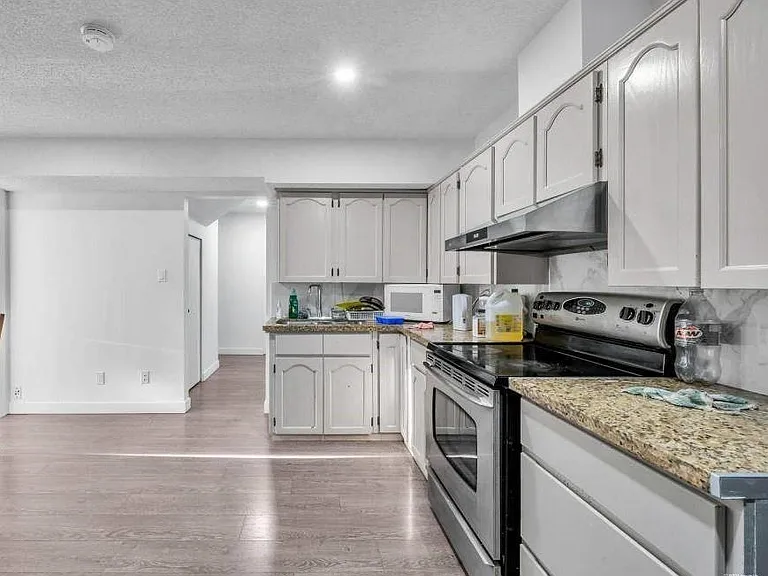 10591 Agassiz Ct — Photo 3
