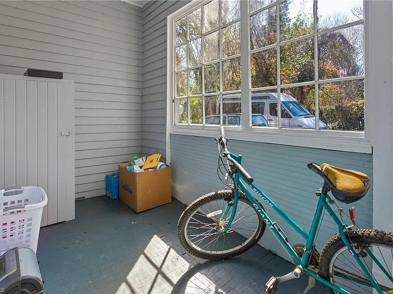 116 S Mendenhall St — Photo 16