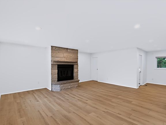 4th image of 3321 N Stoneycrest Rd