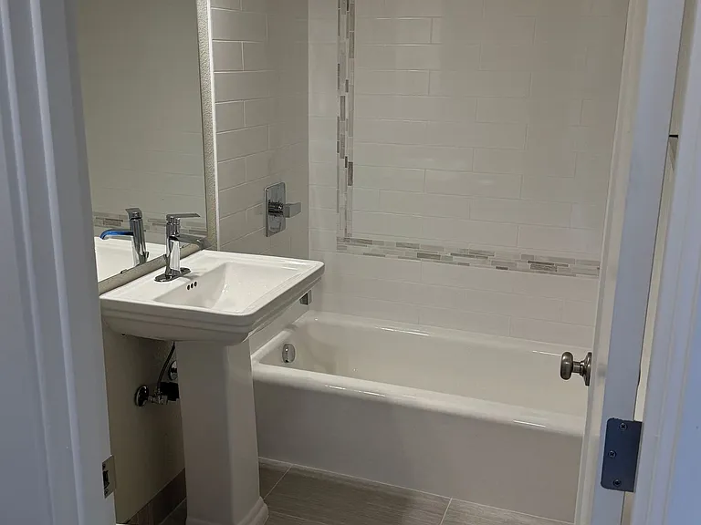 10317 NE Hoyt St — Photo 12